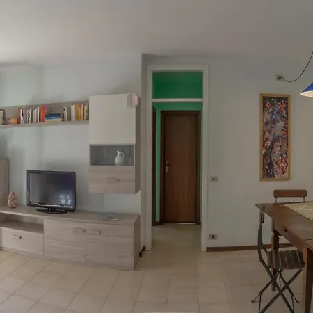Appartamento Alba, Posto Auto Privato, Animali Amici! *