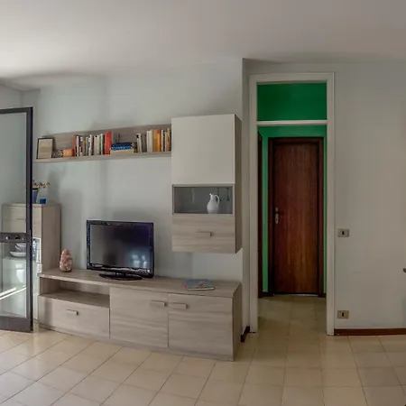 Appartamento Alba, Posto Auto Privato, Animali Amici! *