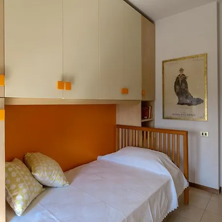 Appartamento Alba, Posto Auto Privato, Animali Amici! *